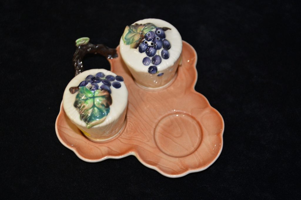 Grap mustard pot and lid