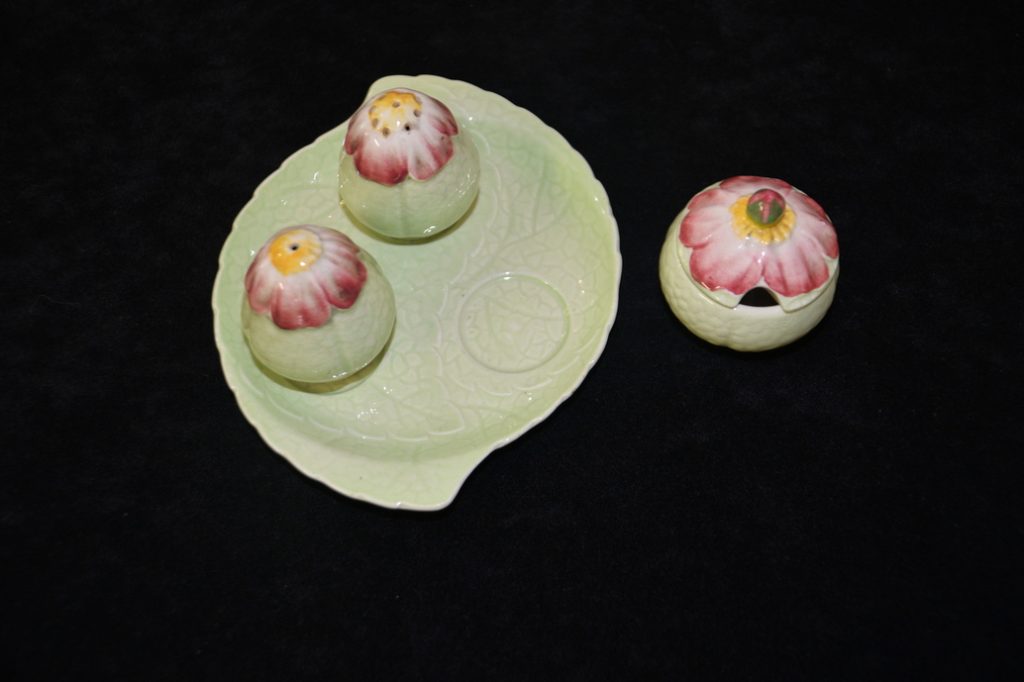 Early wild rose mustard pot