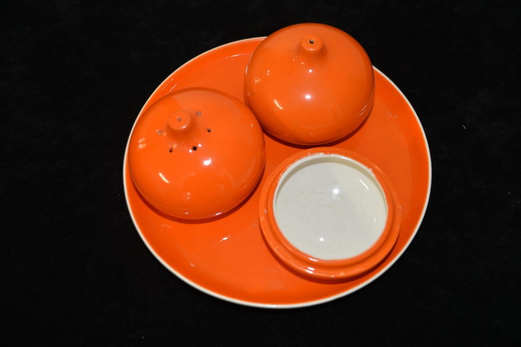 Mustard pot lid
